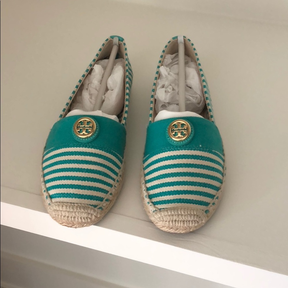 Espadrille flats